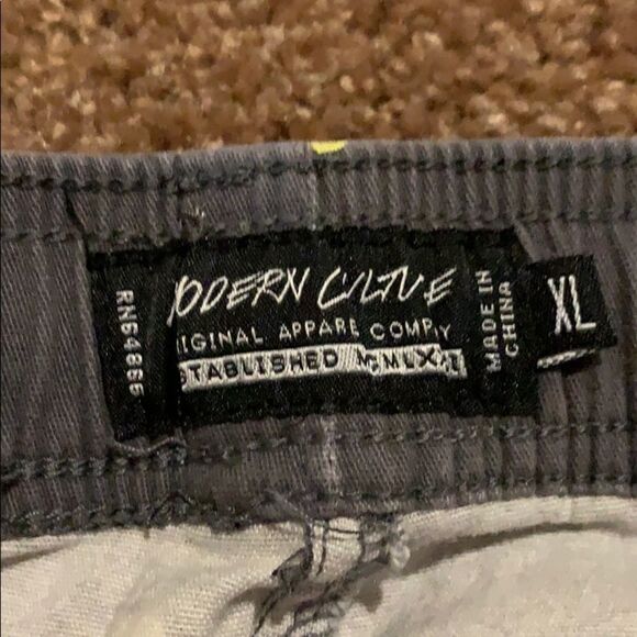 Men’s happy face emoji shorts. Modern culture - Picture 7 of 11